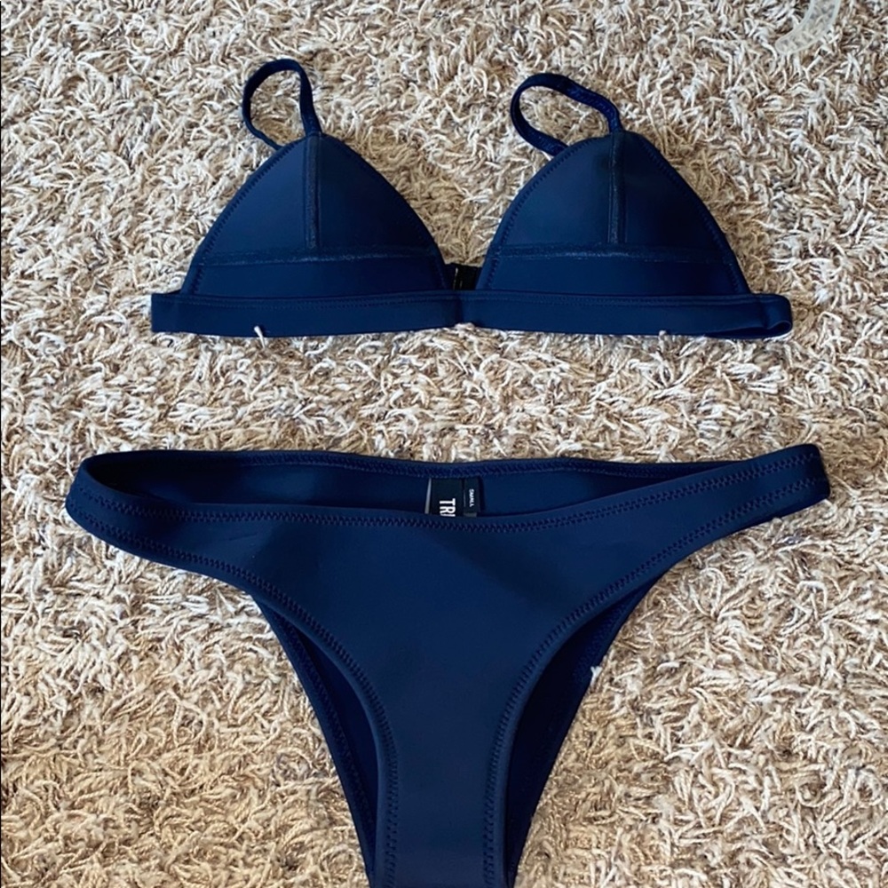 Triangl top and bottom